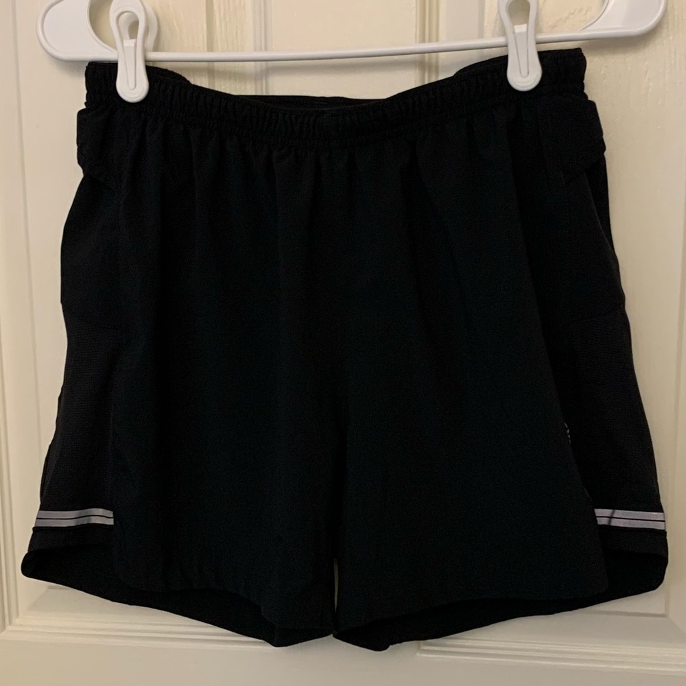 Brooks shorts size small